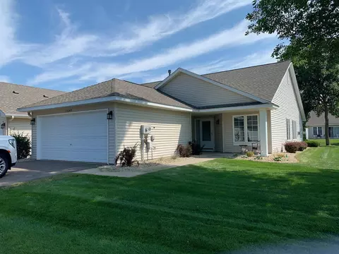17249 Deerfield Dr SE, Prior Lake, MN 55372