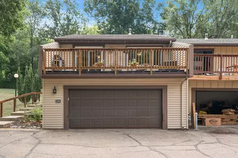 246 River Woods Ln, Burnsville, MN 55337