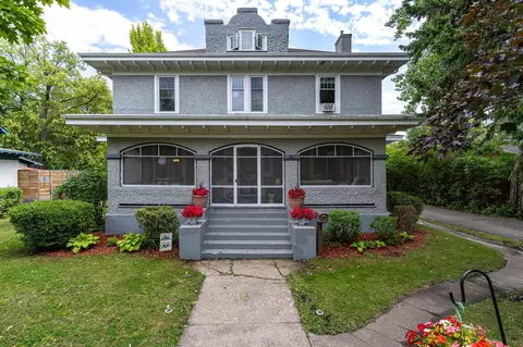 716 N Broadway, Crookston, MN 56716
