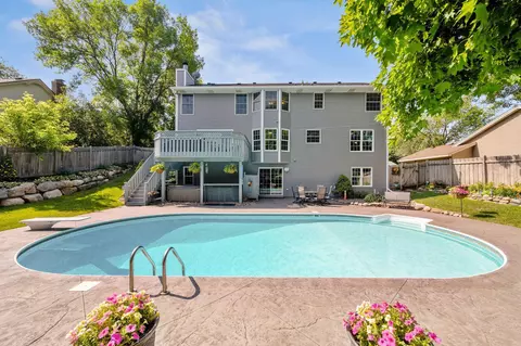 404 Interlachen Rd, Burnsville, MN 55306