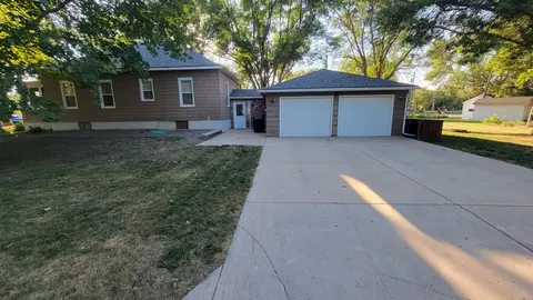 900 Rowland St, Tracy, MN 56175