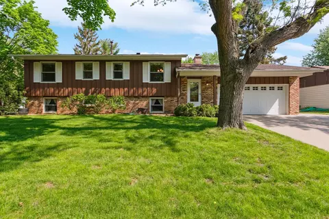 7135 145th St W, Apple Valley, MN 55124