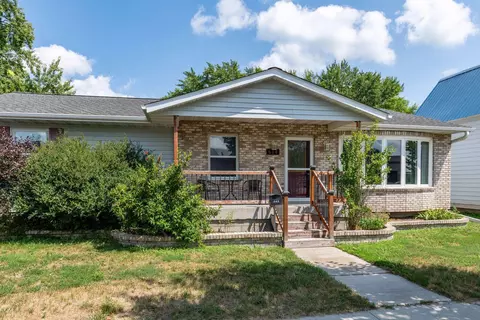 614 Desoto Ave N, Glencoe, MN 55336