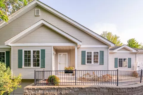 6202 Upland Ln N, Maple Grove, MN 55311