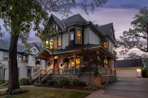 541 Portland Ave, Saint Paul, MN 55102