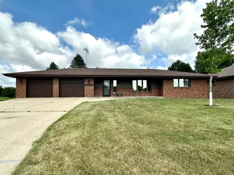 605 Dugdale Ave, Worthington, MN 56187