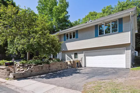 4748 Hampton Rd, Mound, MN 55364