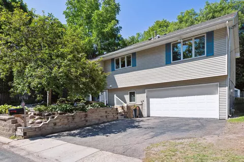 4748 Hampton Rd, Mound, MN 55364