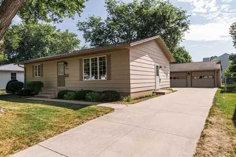 1616 9th Ave SE, Rochester, MN 55904
