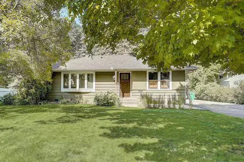 1939 Midland Hills Rd, Roseville, MN 55113
