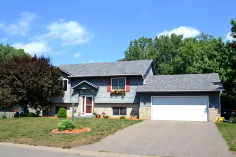 986 Oday St S, Maplewood, MN 55119