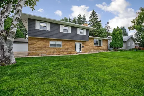 930 3rd St SW, Faribault, MN 55021 photo 5