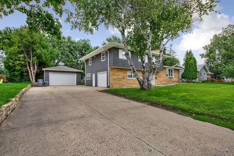 930 3rd St SW, Faribault, MN 55021