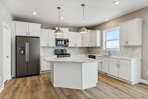 2130 Watermark Way, Lino Lakes, MN 55038