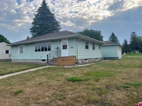 1195 East Ave, Zumbrota, MN 55992
