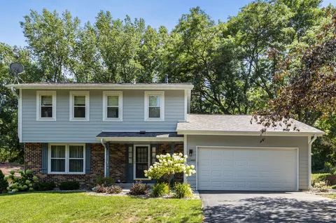 12485 Porcupine Ct, Eden Prairie, MN 55344