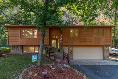 17339 Sunset Trl SW, Prior Lake, MN 55372