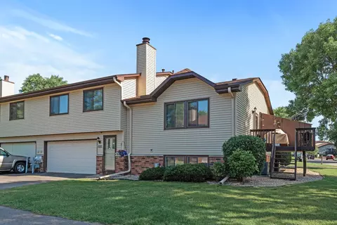 8776 N Maplebrook Cir, Brooklyn Park, MN 55445