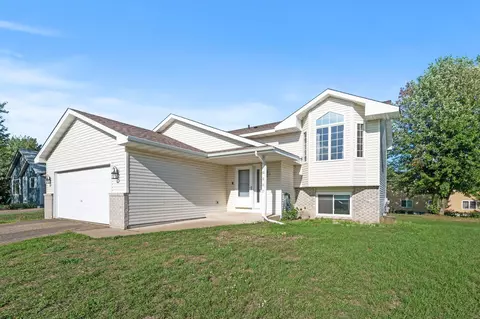 6687 381st St, North Branch, MN 55056