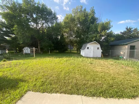 112 W Maple St, Marshall, MN 56258 photo 19