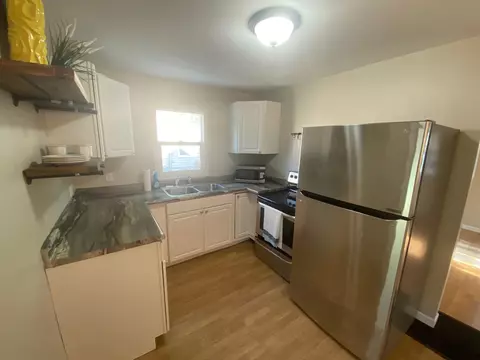 112 W Maple St, Marshall, MN 56258 photo 4