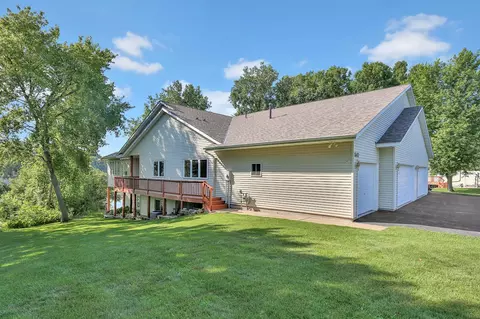 13457 Pine View Ln, Lindstrom, MN 55045
