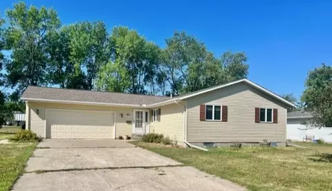 702 Sunrise Blvd, Redwood Falls, MN 56283