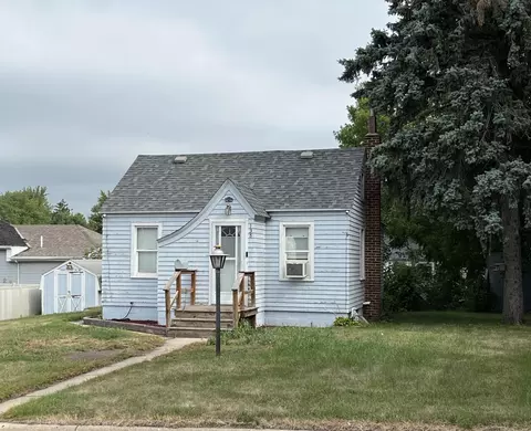 138 11th St, Windom, MN 56101