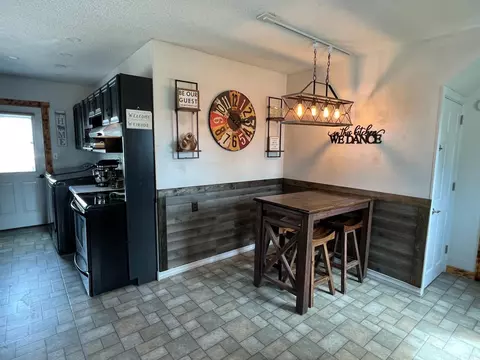301 E Farmer St, Spring Valley, MN 55975 photo 3