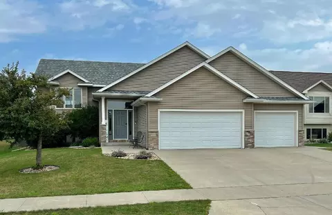 1935 Gemini Dr SW, Rochester, MN 55902