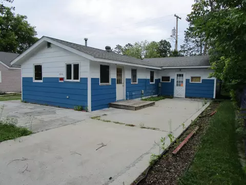 1006 Irvine Ave NW, Bemidji, MN 56601