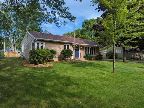 3683 Cranbrook Dr, White Bear Lake, MN 55110