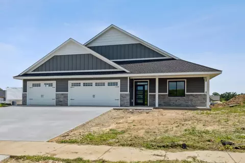 2534 Meadows Dr, River Falls, WI 54022