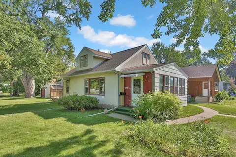 2629 15th Ave E, North Saint Paul, MN 55109