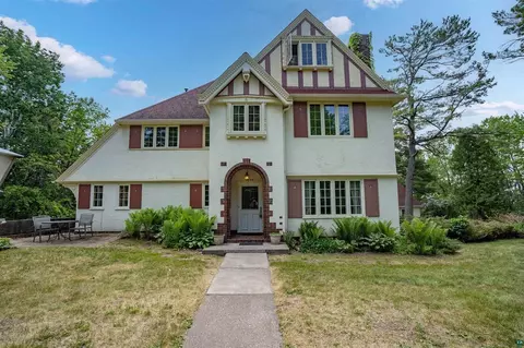 3304 E 1st St, Duluth, MN 55804