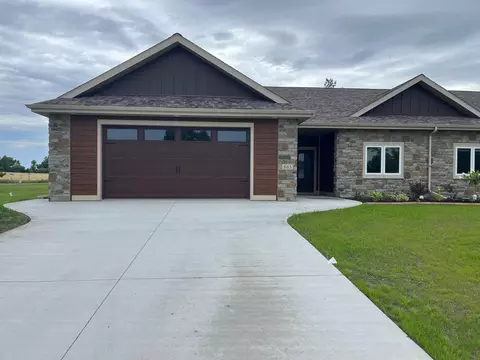 865 Lake Forest Cir, Detroit Lakes, MN 56501
