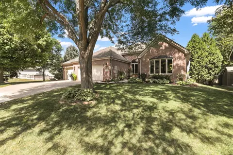5866 S Park Dr, Savage, MN 55378