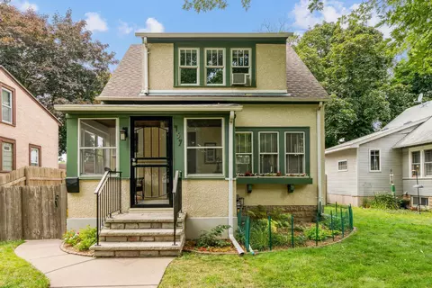457 Saratoga St S, Saint Paul, MN 55105