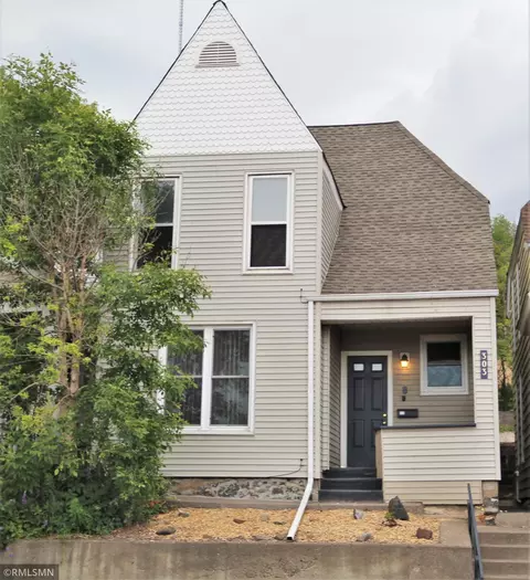 303 W 4th St, Duluth, MN 55806