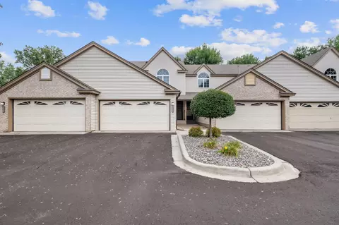 9816 Palm St NW, Coon Rapids, MN 55433