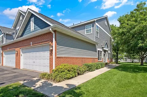 8551 Grove Cir, Shakopee, MN 55379