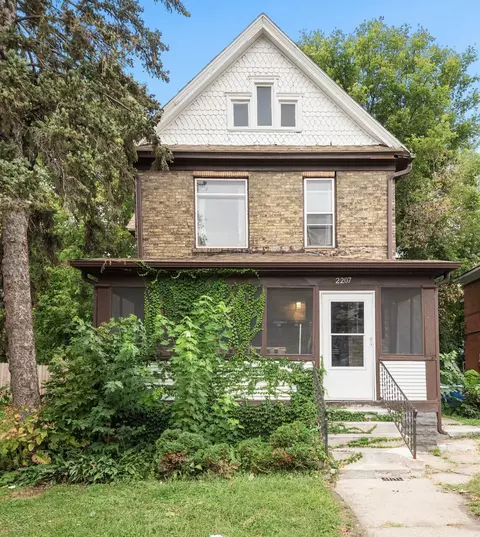 2207 Bryant Ave N, Minneapolis, MN 55411