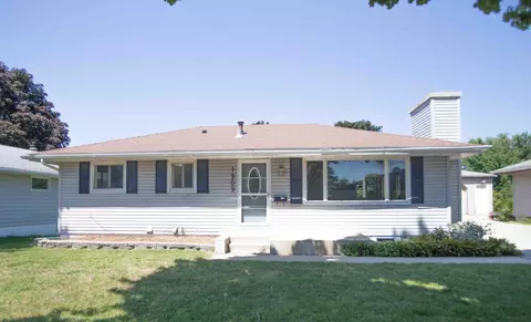 1909 22nd St NW, Rochester, MN 55901