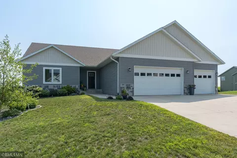 813 Wels Ct, Nicollet, MN 56074