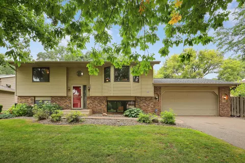4687 Beacon Hill Rd, Eagan, MN 55122