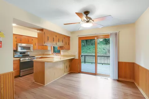 4687 Beacon Hill Rd, Eagan, MN 55122 photo 8