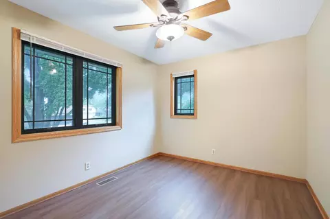 4687 Beacon Hill Rd, Eagan, MN 55122 photo 14