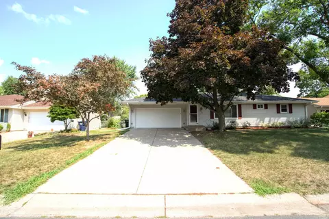 959 Swift St S, Shakopee, MN 55379
