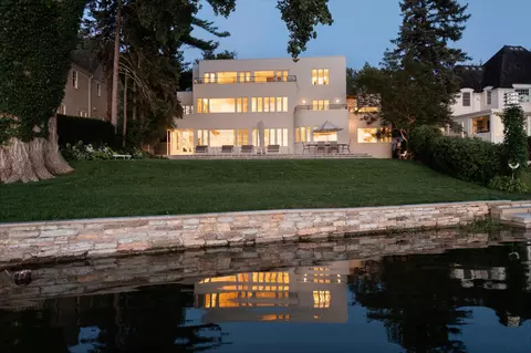 20 Park Ln, Minneapolis, MN 55416