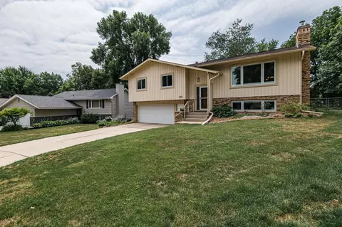 420 25th St NW, Rochester, MN 55901